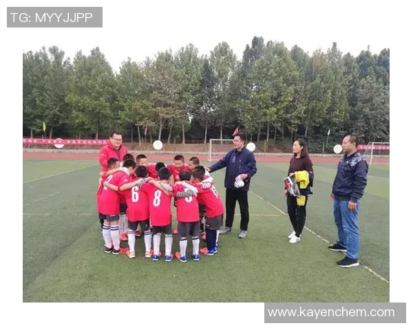 在绿茵场上追逐梦想在婚纱中绽放幸福的双重人生