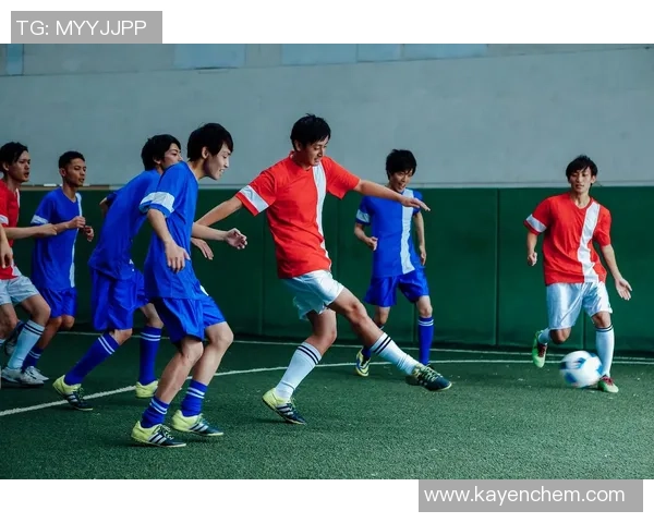 提升足球射击力量的训练方法与技巧解析助你成为场上射手之王