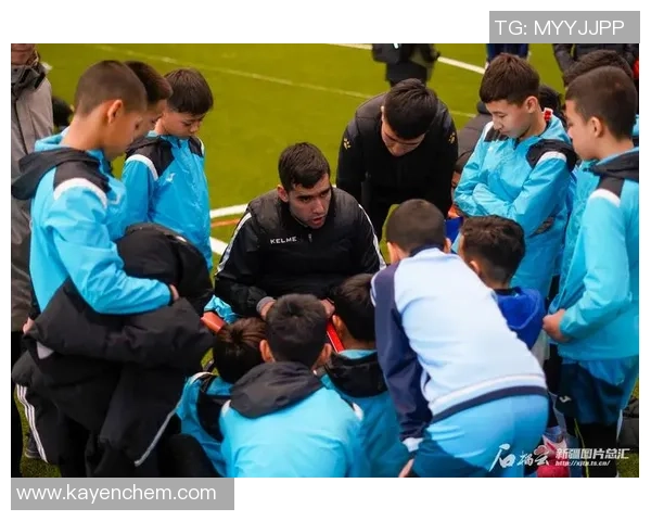 杨伟专访：深入探讨足球成功的秘诀与未来发展方向